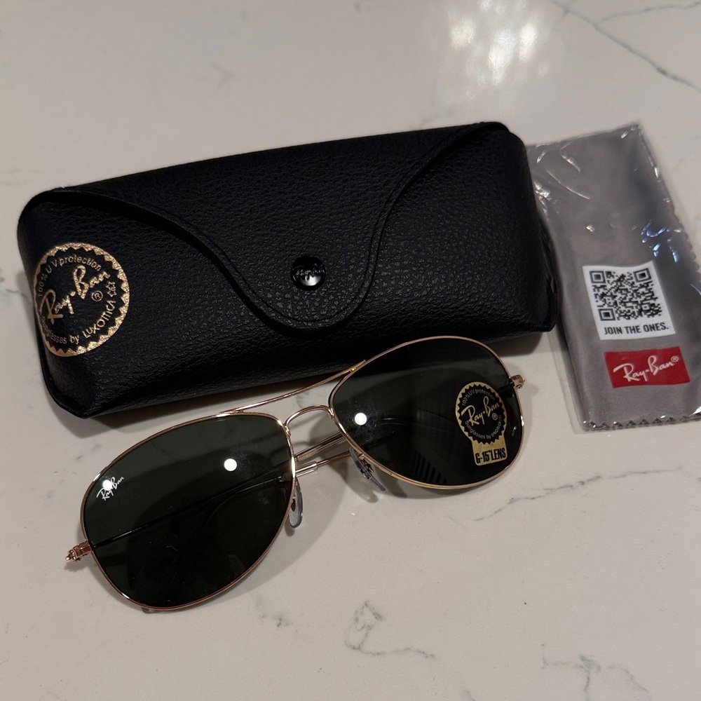 Ray-Ban RB3362 Cockpit Gold Frame with G-15 lenses Sunglasses with Black Case